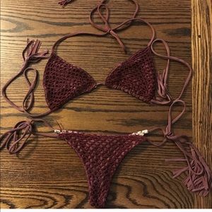 Acacia crochet top in merlot